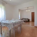 Διαμέρισμα 2 Bedroom Stunning In