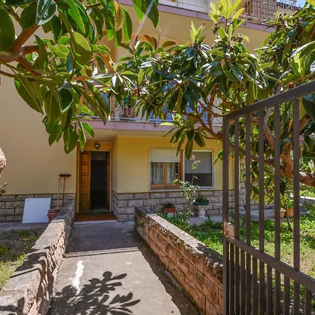 2 Bedroom Stunning In