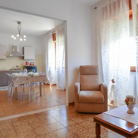 2 Bedroom Lovely In بوسا