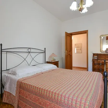2 Bedroom Lovely In Appartement *