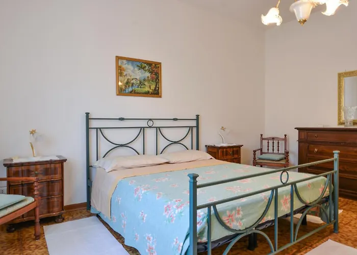 2 Bedroom Lovely In *